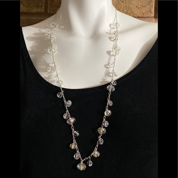 💥HP💥Lovely 1990’s 30” Crystal & Silver Necklace - Picture 2 of 7